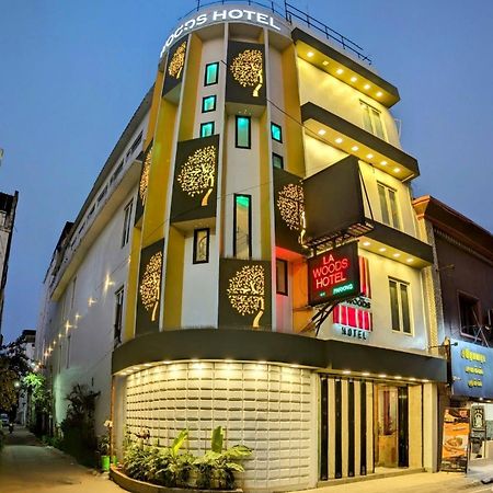 La Woods Hotel Csennai Kültér fotó